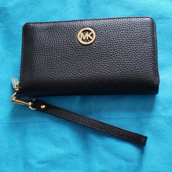 MICHAEL Michael Kors Handbags - NWT Michael Kors Fulton large zip wallet--Black